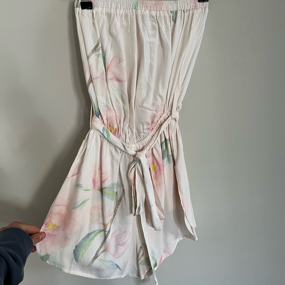 NWOT Unworn Plum Pretty Sugar Strapless Floral Romper - Picture 5 of 9